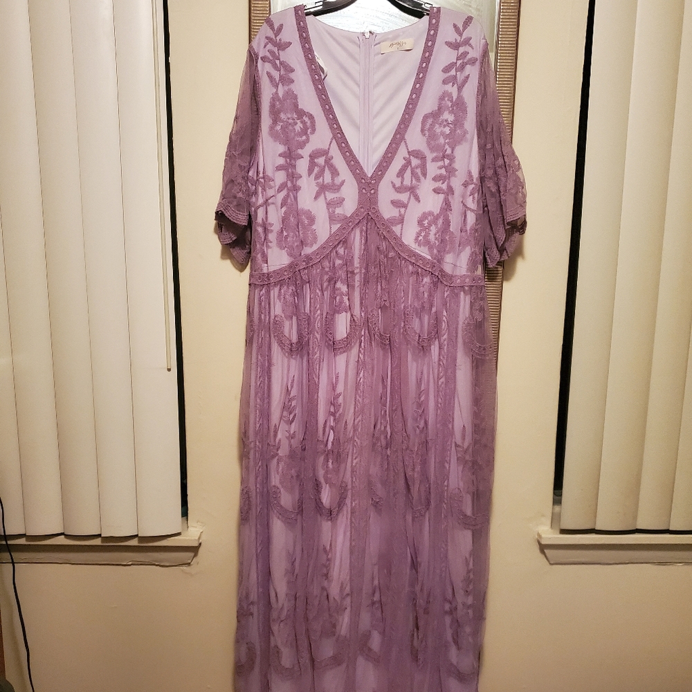 NWOT Arula/Alter'd State Lilac Lace Dress